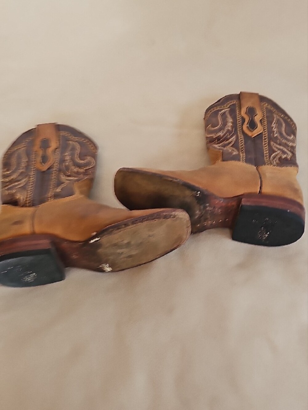 Boys, Two-Tone Tan Western Cowboy Boots with Embroidered Shaft - Picture 4 of 13